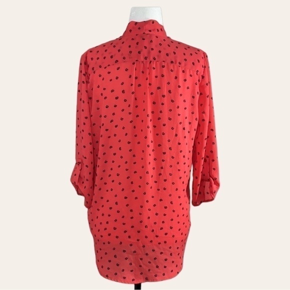 Hearts Patterned Blouse Deep V Pink and Black - Picture 2 of 16